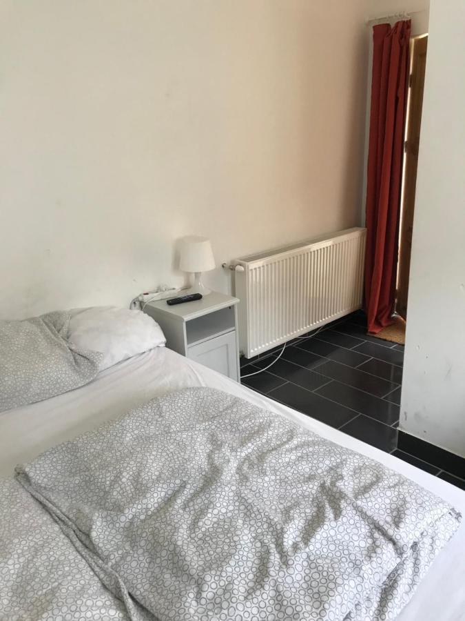 Kerti Franciaagyas Apartman Vac Exterior photo
